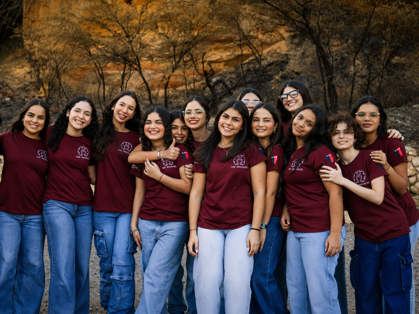 Team Imagineers reunidas con el uniforme del equipo